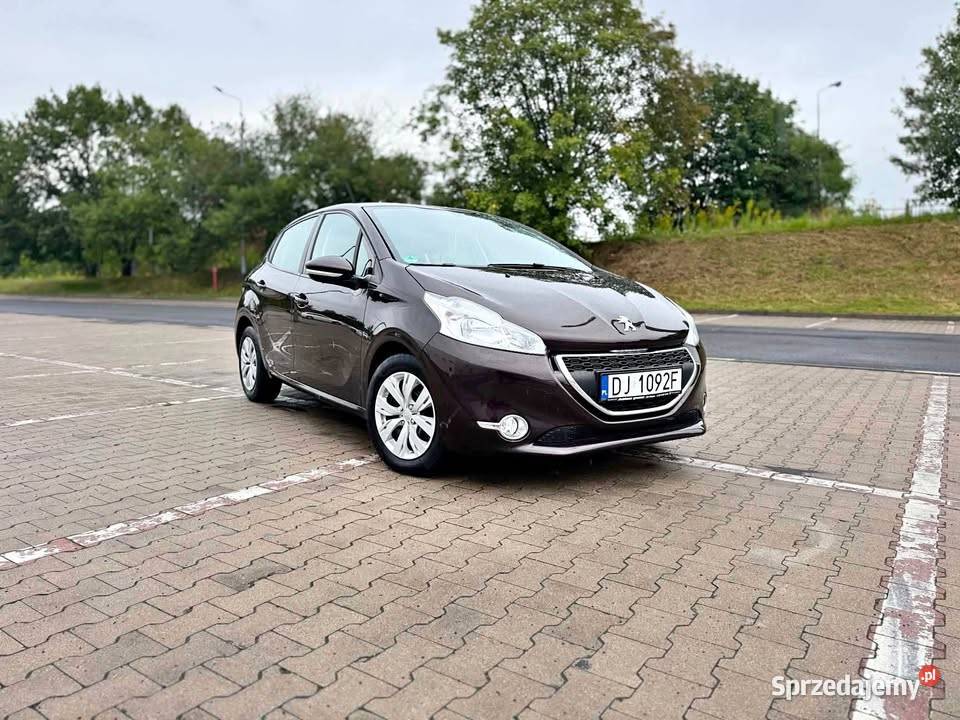 Peugeot 208 2013 12 ks serwisowe Jelenia Góra sprzedam