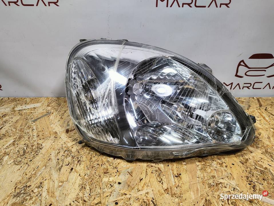 Lampa Prawy Przód Toyota Yaris XP10 Lift 0306 wielkopolskie Pleszew sprzedam
