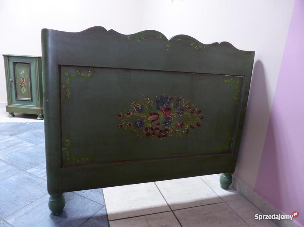 Ludowe łóżko z wiejskiej chaty wielkopolskie
