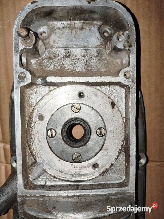 Dekiel pokrywa rozrządu silnika Ural M67 Leszno