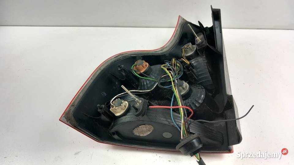 VOLVO XC90 I LAMPA TYŁ PRAWA osobowe
