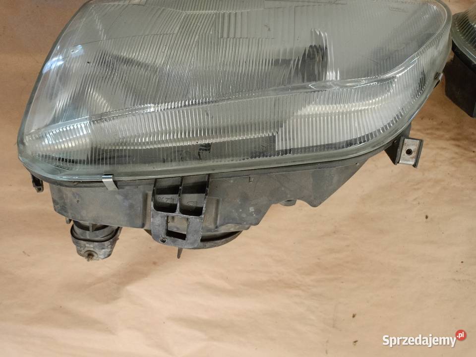 Lampy przednie Ford Escort komplet osobowe Lampy przednie Motoryzacja Gorzów Śląski