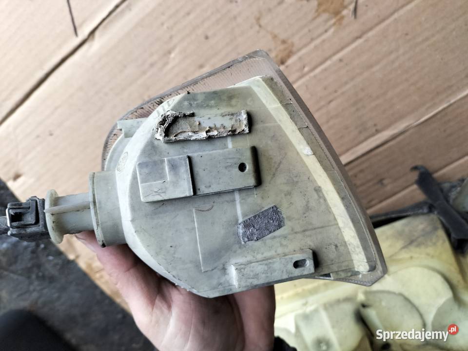 KIERUNKOWSKAZ LEWY Skoda Felicia I 24615300 sprzedam