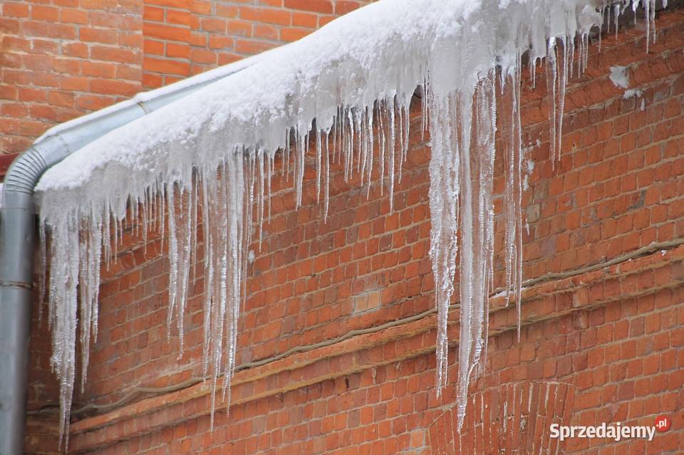 Skucie sopli usługi odśnieżania dachów Wrocław dolnośląskie