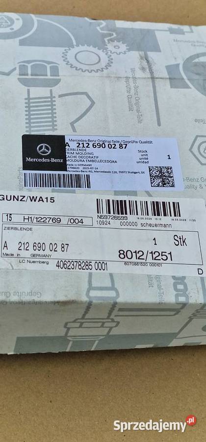 MERCEDES EKLASA W212 LISTWA SŁUPKA DRZWI PRAWA Bieleń sprzedam