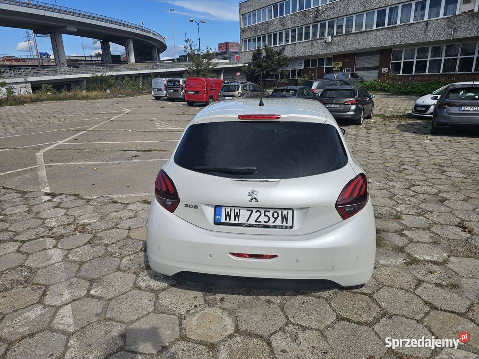 Peugeot 208 2018 Signature SS benzyna 82 12 I Rok produkcji 2018