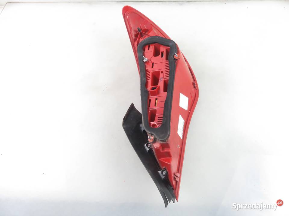 LAMPA LEWA TYLNA MERCEDES CLA coupe C117