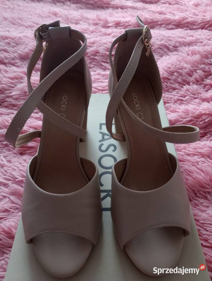 Sandały skórzane na obcasie Lasocki Szczecin sprzedam