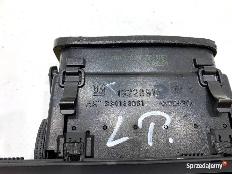 KRATKA NAWIEWU LEWY PRZÓD OPEL ASTRA H 13228917