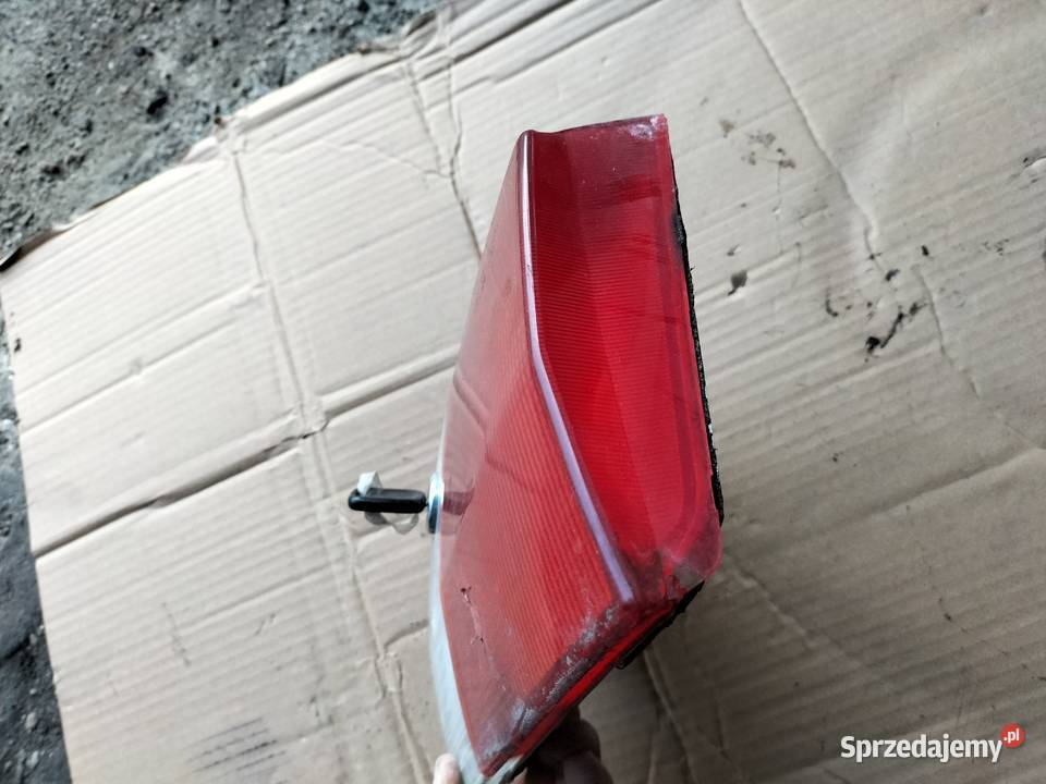 AUDI 80B3 B3 LAMPA LAMPA TYŁ TYLNA PRAWA KLAPA Kamień-Kolonia sprzedam