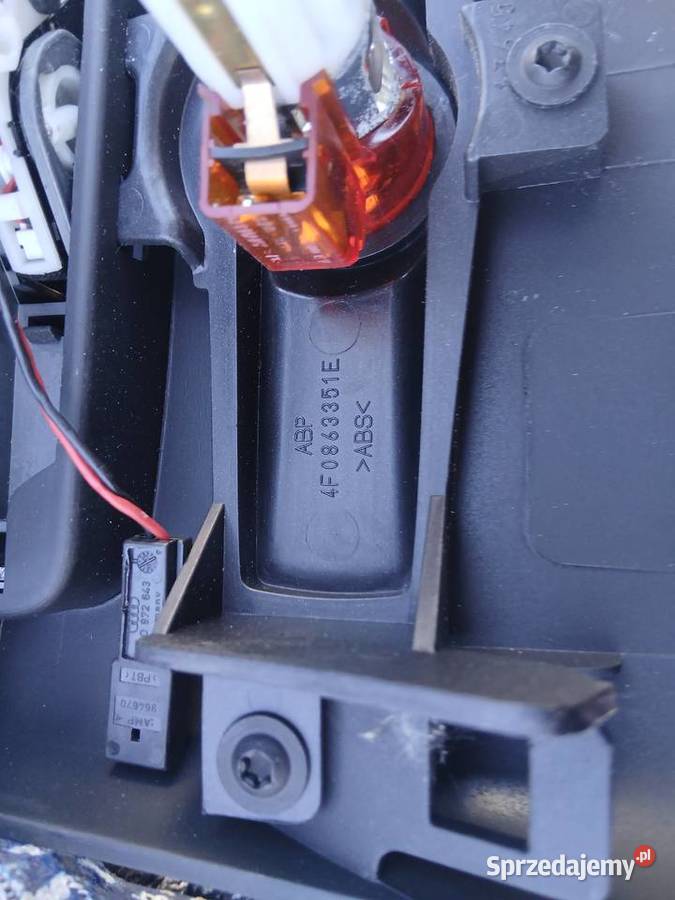 Tunel środkowy tył Audi A6 C6 kratka gniazdo śląskie Szczerbice