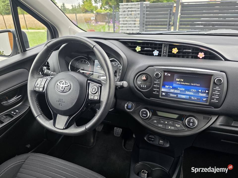 Toyota Yaris 15 111 stan PERFEKT garażowany Niedomice