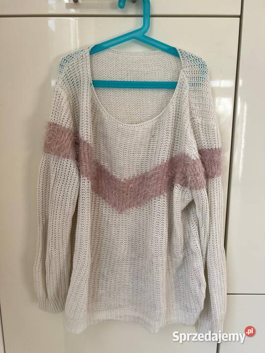 Delikatny sweterek z wzorem sm długi Gdańsk