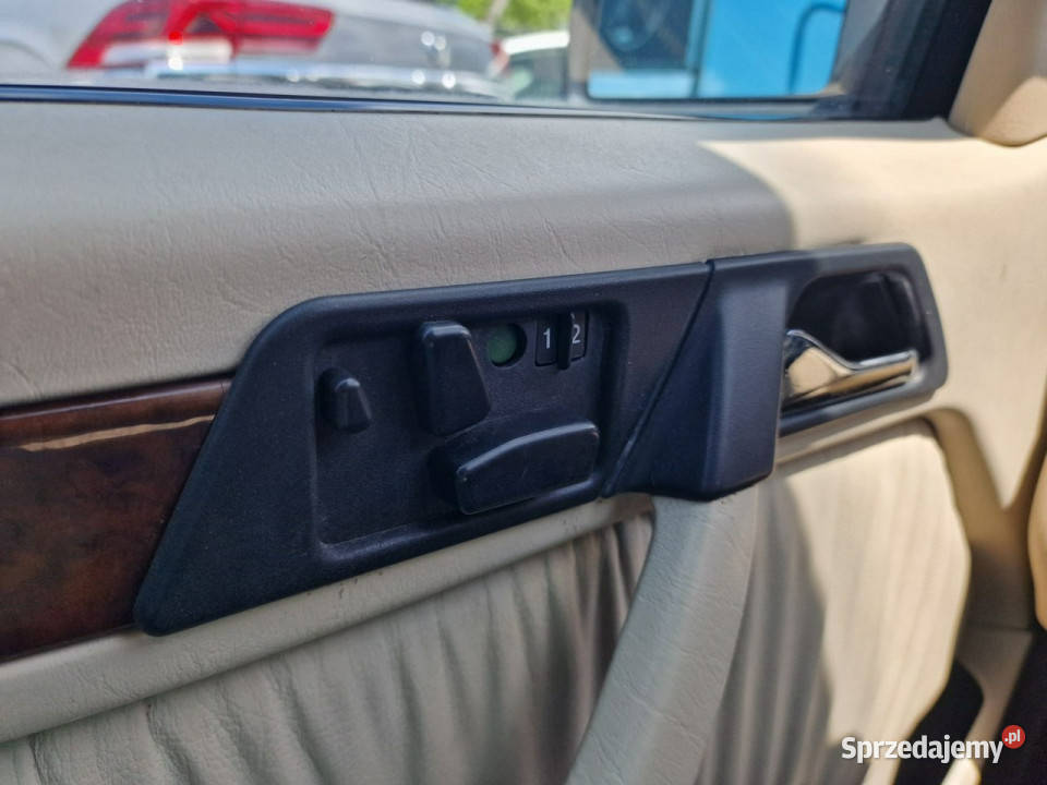 Mercedes E 320 A124 E320 32 Benzyna 220 Skóra