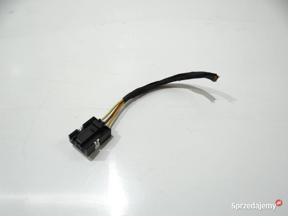 KOSTKA LAMPY TYŁ W KLAPĘ BAGAŻNIKA BMW E61 Strzyżewice