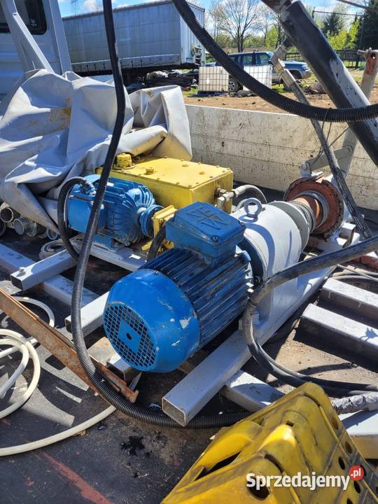 Wiertnica do wody z rurami do 50 mb Napęd tylna oś sprzedam