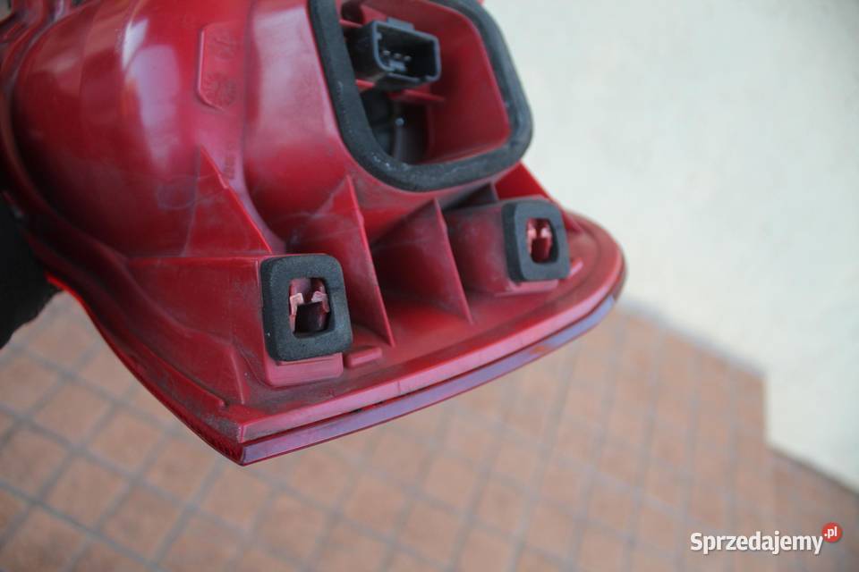 LAMPA LEWY TYŁ VW PASSAT B6 KOMBI