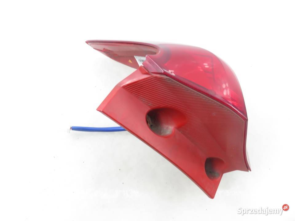 LAMPA PRAWA TYLNA TOYOTA AURIS II KOMBI E18