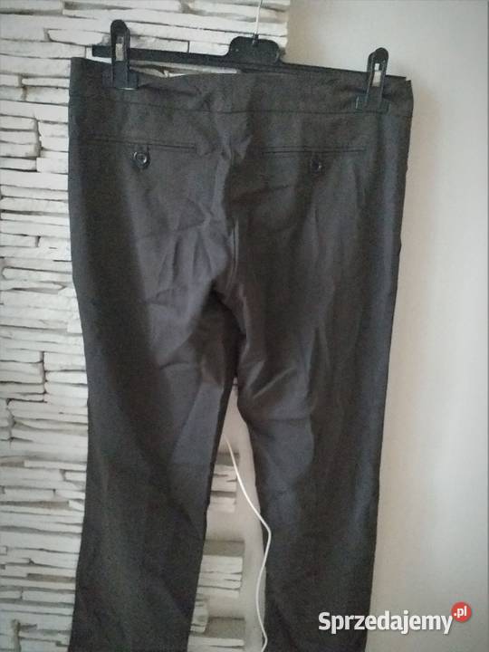 GARNITUR DAMSKI W KOLORZE BRĄZOWYM 40