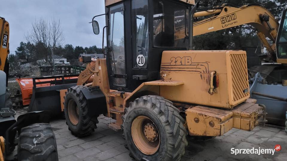 Ladowarka case 221 b Tomaszów Lubelski sprzedam