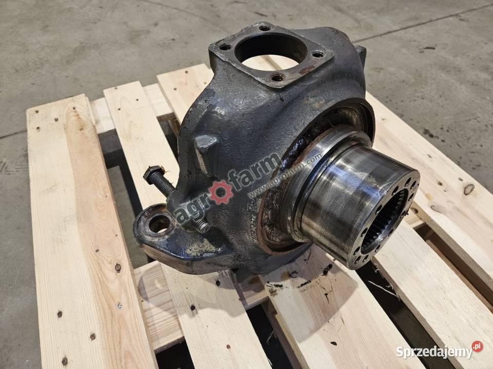 Zwrotnica prawa Valtra T171 T191 T174 T173 Byków sprzedam