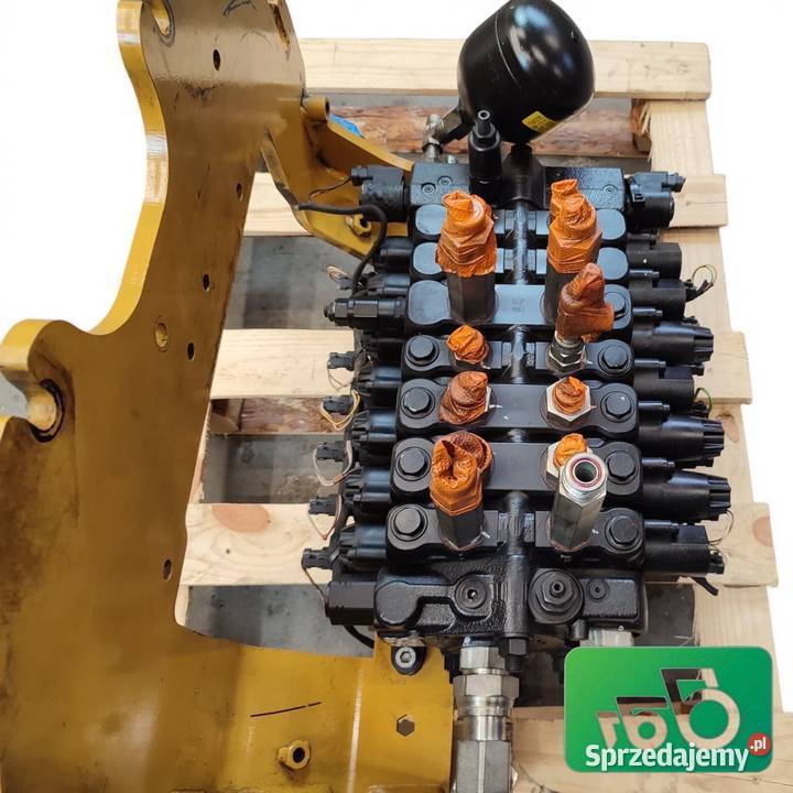 Rozdzielacz hydrauliczny L21F634 Caterpillar sprzedam