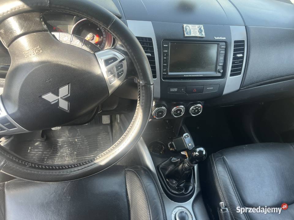 Mitsubishi Outlander 4x4 7osobowy hak Mitsubishi Brzesko