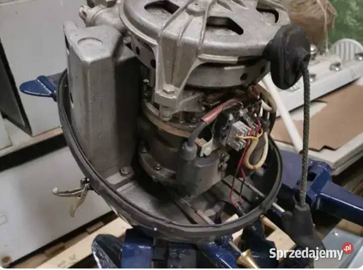 Silnik spalinowy zaburtowy do łodzimotorówki Bielawa