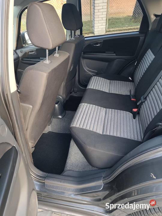 Świeżo sprowadzony śliczny Suzuki SX4 Krasnobród