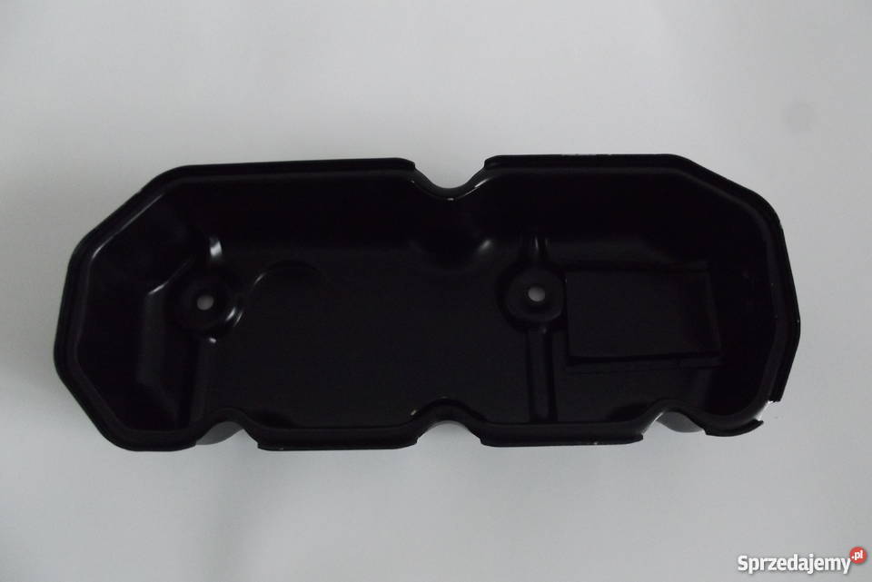 Pokrywa zaworów głowicy silnika MF 3 Maszyny rolnicze lubelskie Parczew