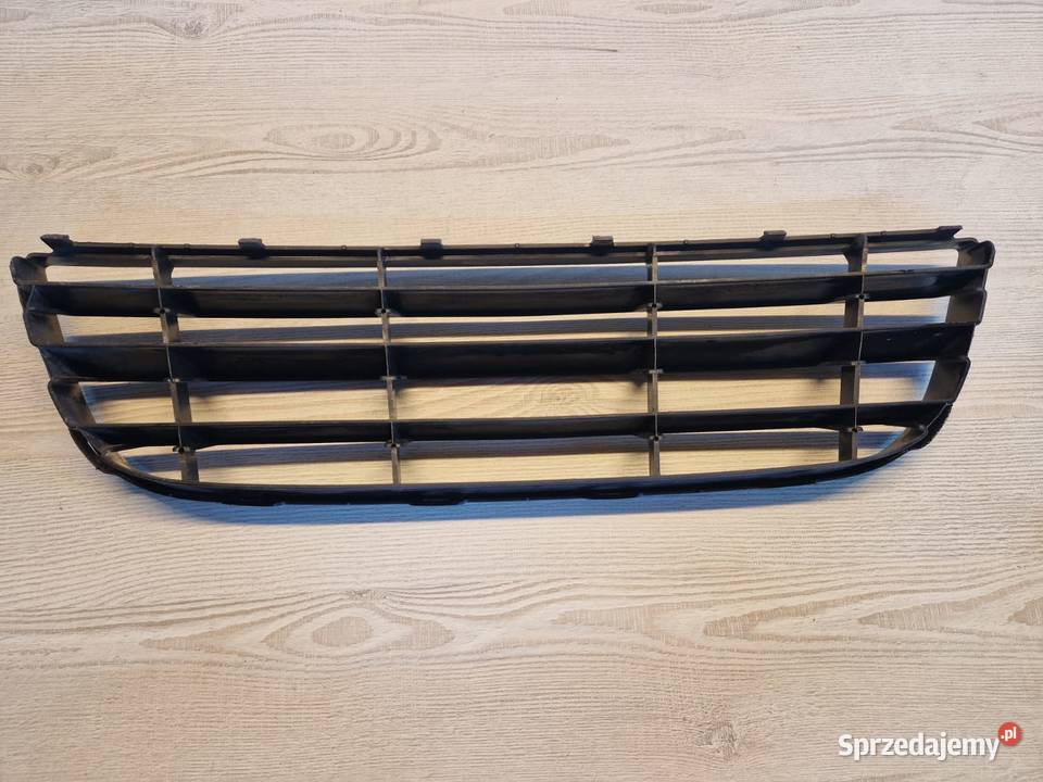Kratka środkowa zderzaka WV Polo 0510