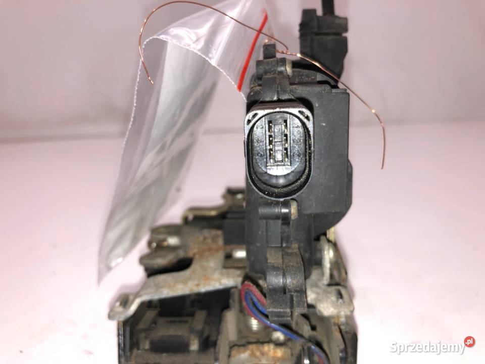 ZAMEK DRZWI PRAWY TYŁ SKODA OCTAVIA I Hatchback podkarpackie