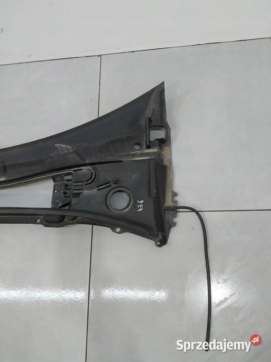 PODSZYBIE PLASTIKOWE 31479548 Volvo V60 II 2018 osobowe