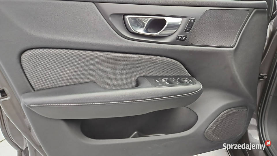 Volvo V60 B4 D Plus Dark aut Z Polskiego Salonu Warszawa sprzedam