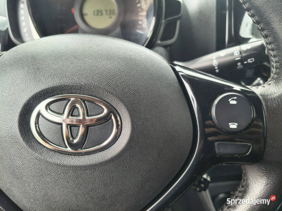 Toyota Aygo 10i 72 X Attraction Polski Salon II nieuszkodzony sprzedam