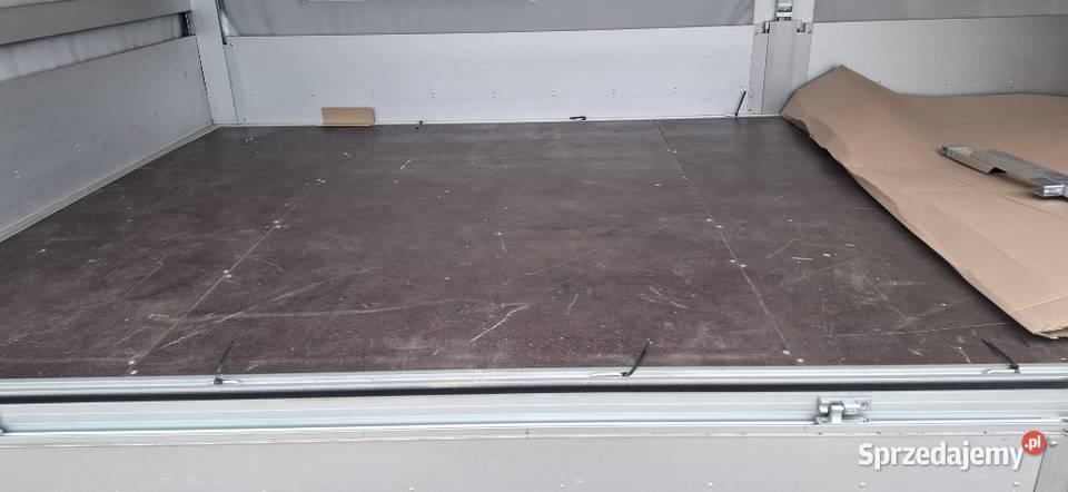 Zabudowa do auta dostawczego skrzynia z plandeką Pozostałe Rabiany sprzedam