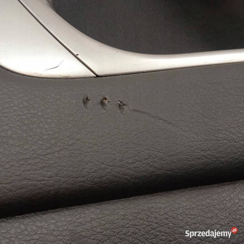 TAPICERKA BOCZEK PRAWY TYŁ TYLNY KOMBI Subaru osobowe