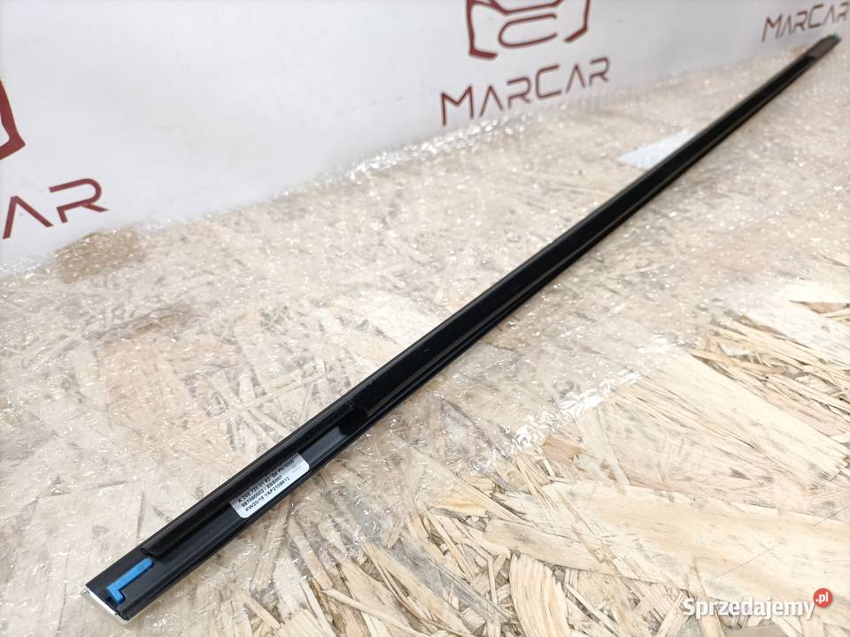 MERCEDES BKLASA W246 LISTWA ZGARNIAJĄCA DRZWI