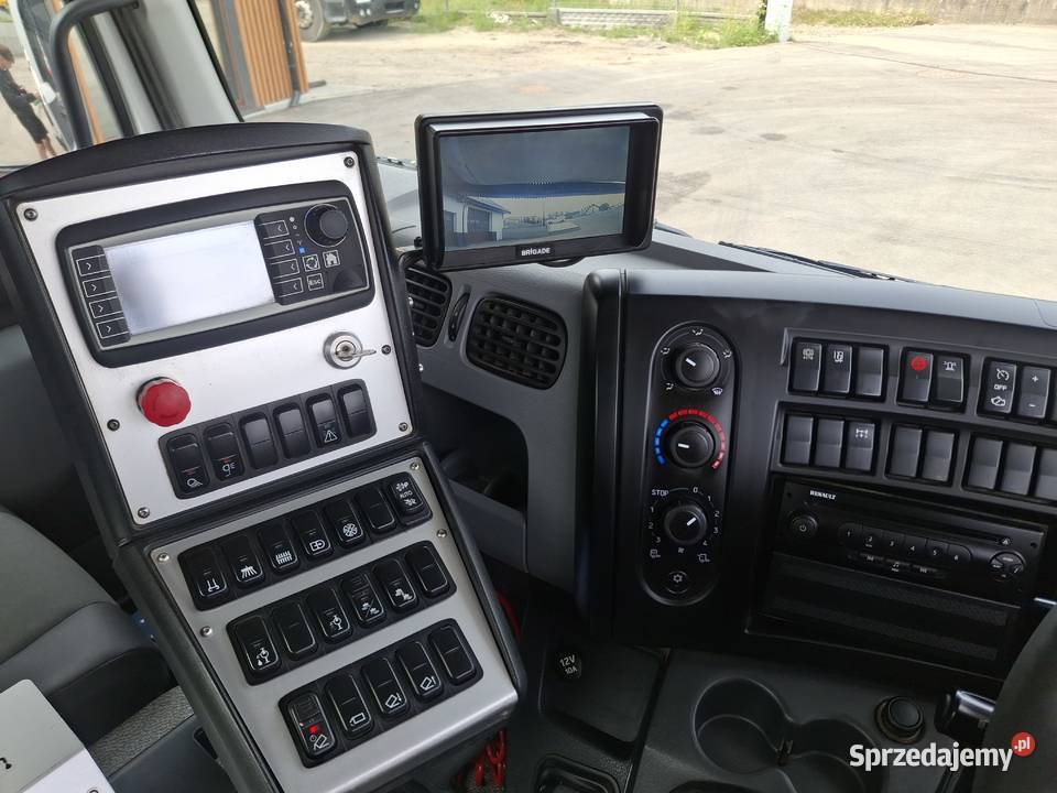 Renault D16 Midlum Zamiatarka FAUN Karcher centralny zamek Specjalne pomorskie Sierakowice