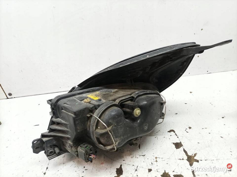 LAMPA PRZÓD PRAWA Ford Puma I 19972001