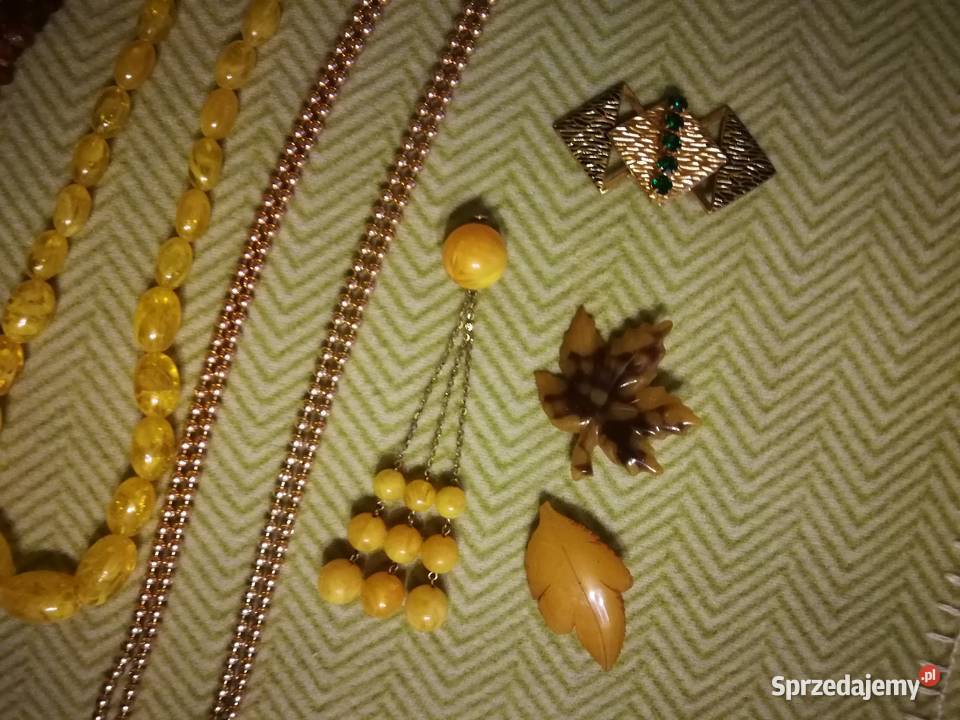 Zestaw biżuterii vintage PRL korale broszki Broszki zachodniopomorskie Szczecin