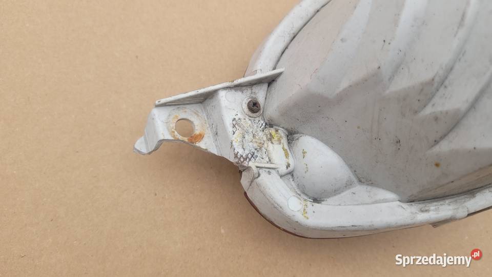 TOYOTA YARIS III LIFT LAMPA PRZECIWMGIELNA PRAWY śląskie Ruda Śląska