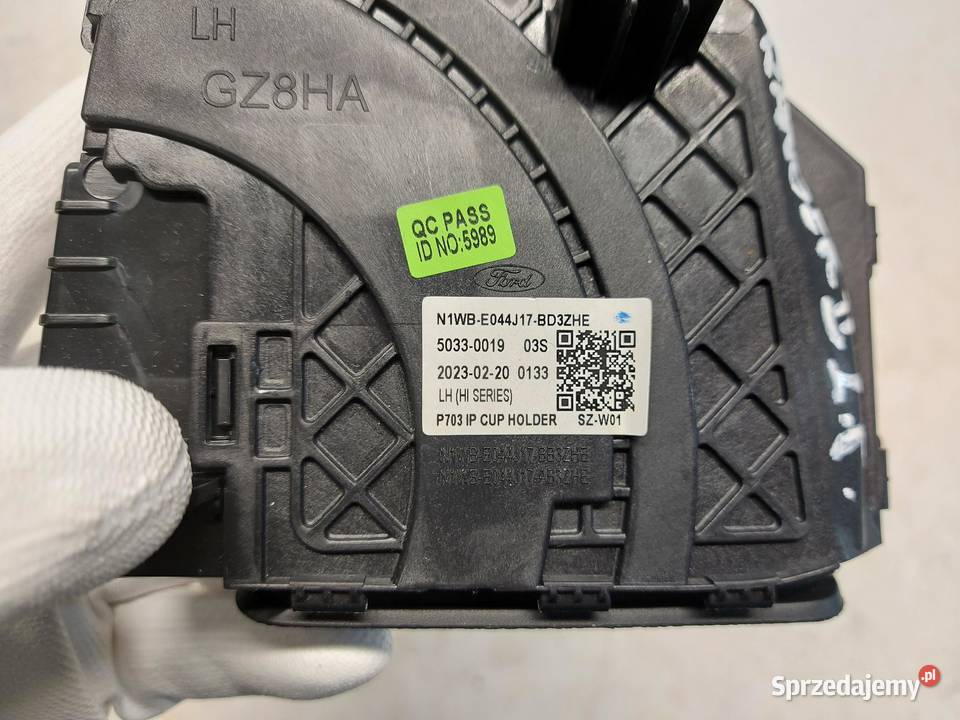 Ford Ranger VI 6 2024r UCHWYT NA KUBKI NAPOJE osobowe dolnośląskie