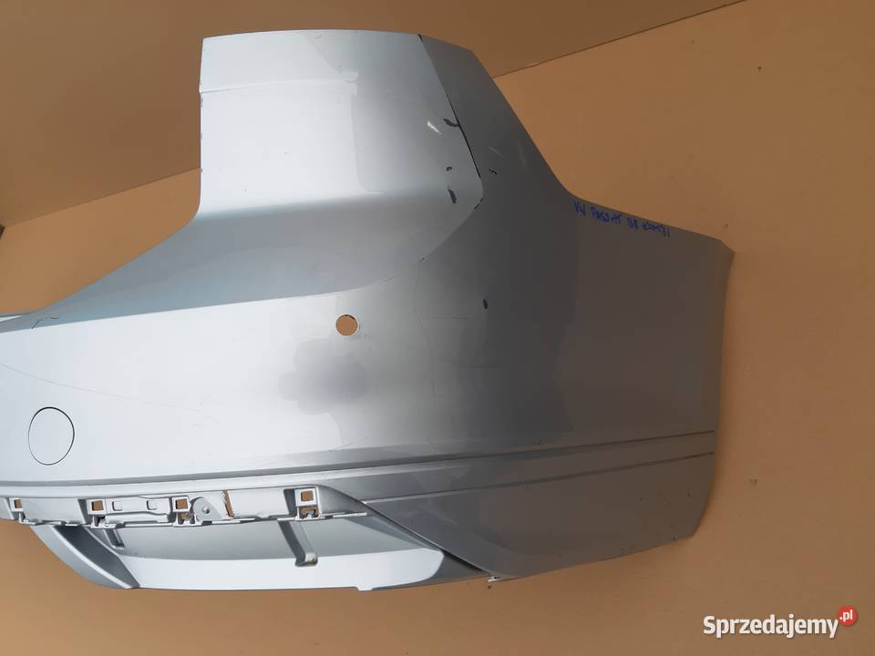 VW PASSAT B8 KOMBI ZDERZAK TYŁ TYLNI LIFT Bieleń