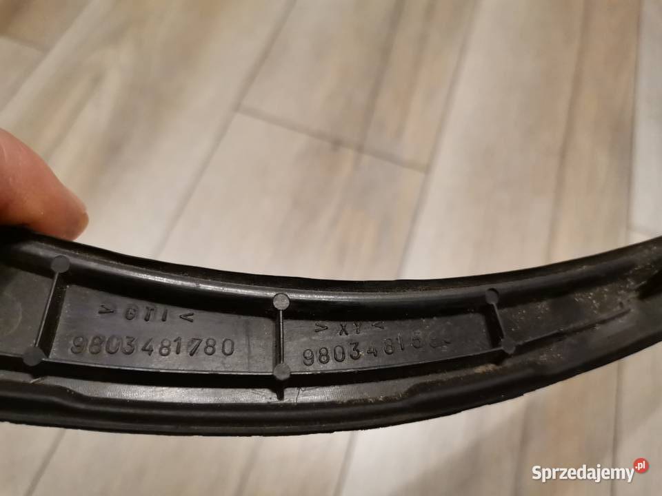 PEUGEOT 208 GTI LEWA LISTWA POD SZYBĘ TYŁ