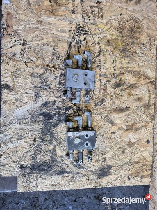Hydrauliczny zawór sterujący jazdą KOMATSU PC80 Tychy sprzedam