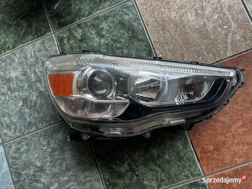 Lampa przednia prawa Mitsubishi ASX ksenon Skrzyszów