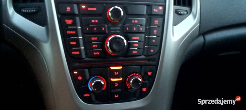 Opel Astra J 2012 17 eko stratstop lampy LED klimatyzacja