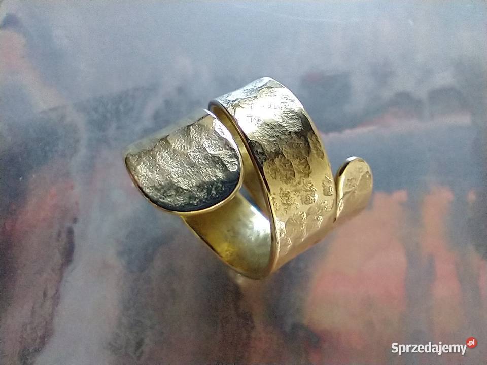Efektowny pierścionek czysty mosiądz łódzkie sprzedam