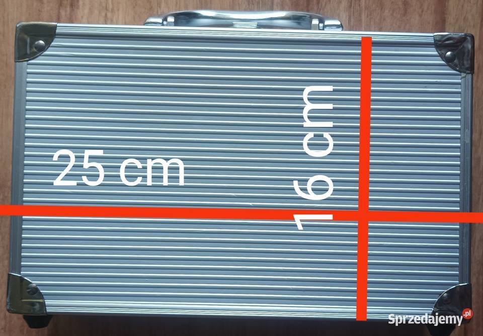 Sprzedam walizkę kosmetyczna pustą Torby, plecaki i walizki dolnośląskie Lubin